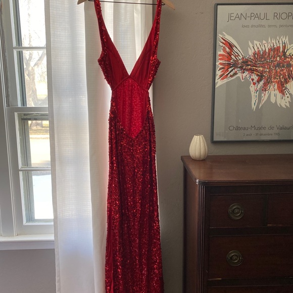 Sz 0-2 Red Sequin Backless Gown by Sean Collection - Picture 2 of 7